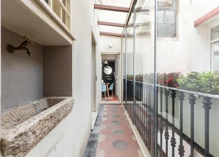 Ych-colosseo Book House Appartement *