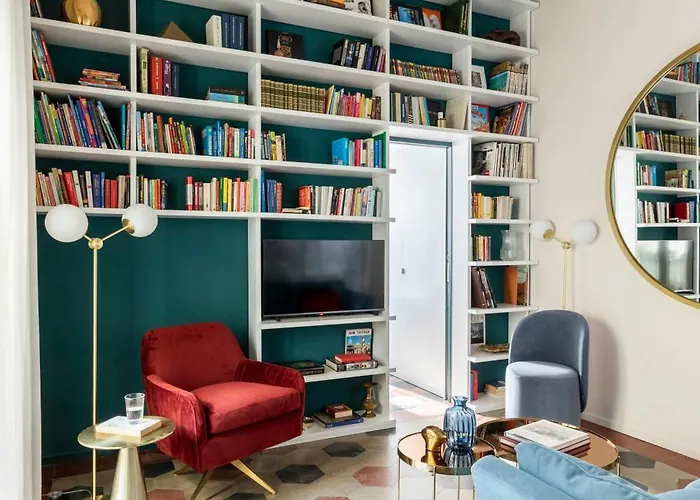 Ych-colosseo Book House *